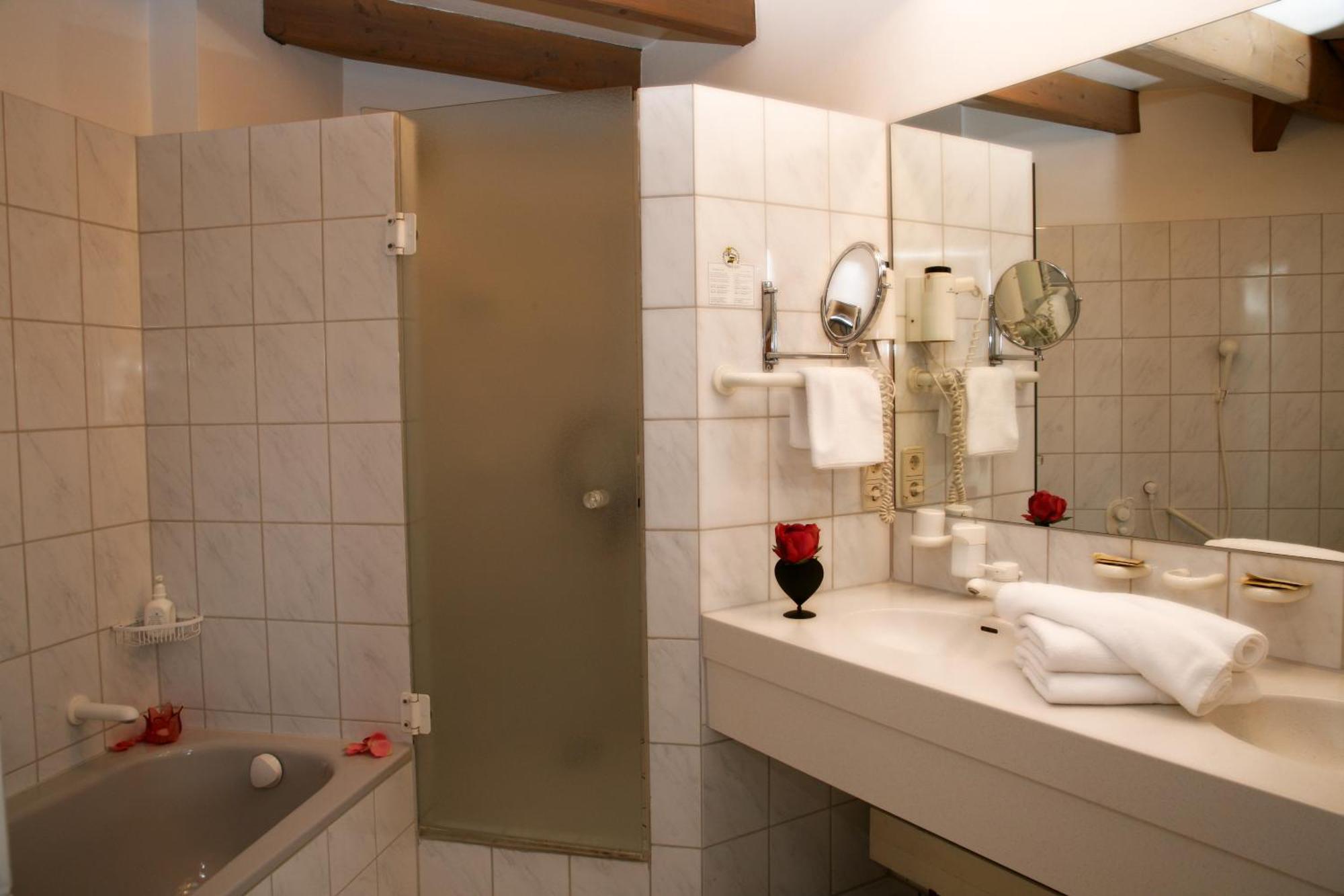 Ochsenhausen Hotel Mohren מראה חיצוני תמונה