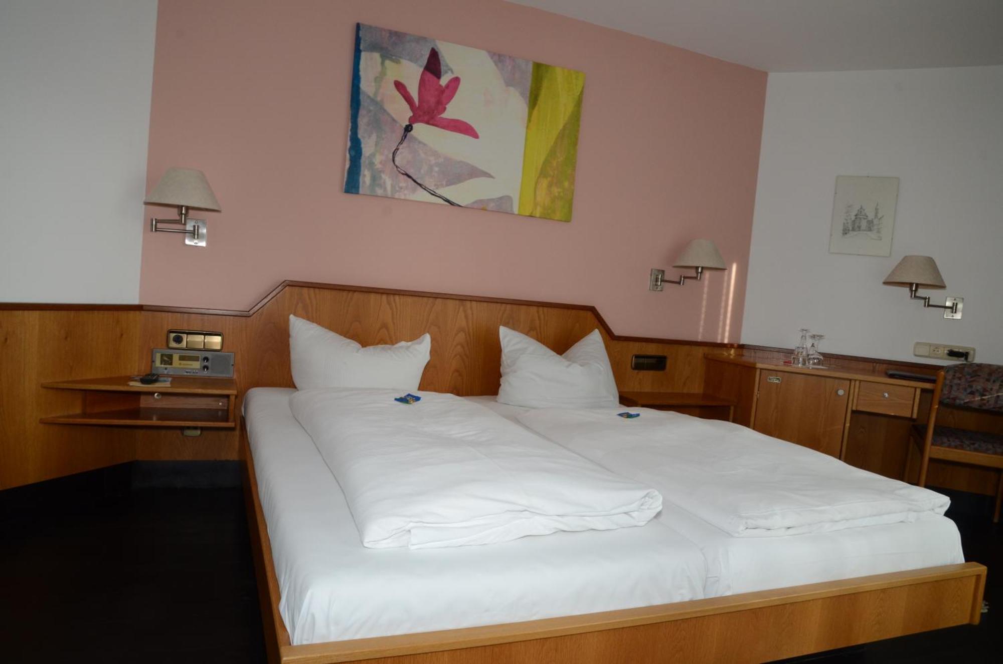 Ochsenhausen Hotel Mohren מראה חיצוני תמונה