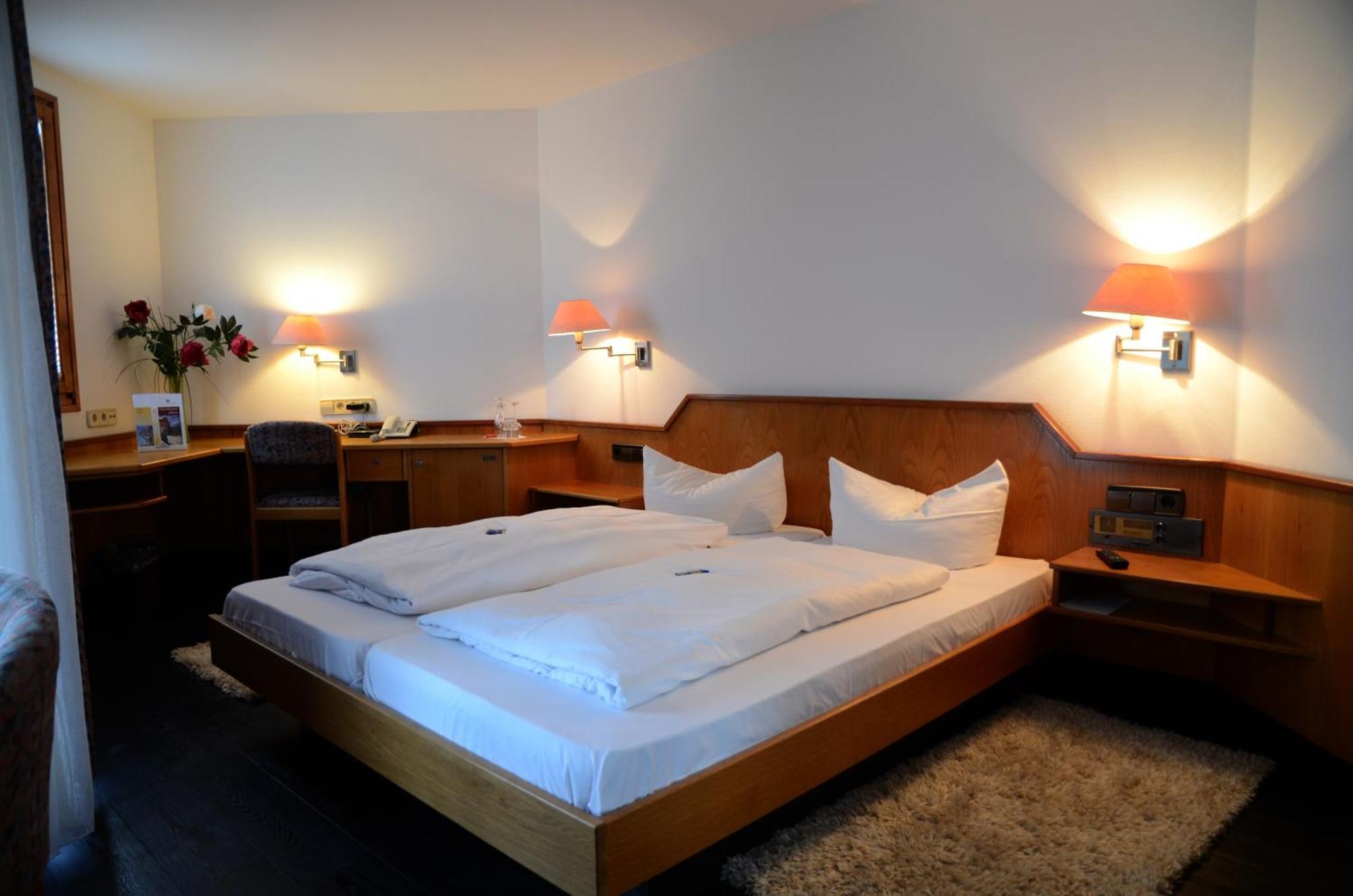 Ochsenhausen Hotel Mohren מראה חיצוני תמונה
