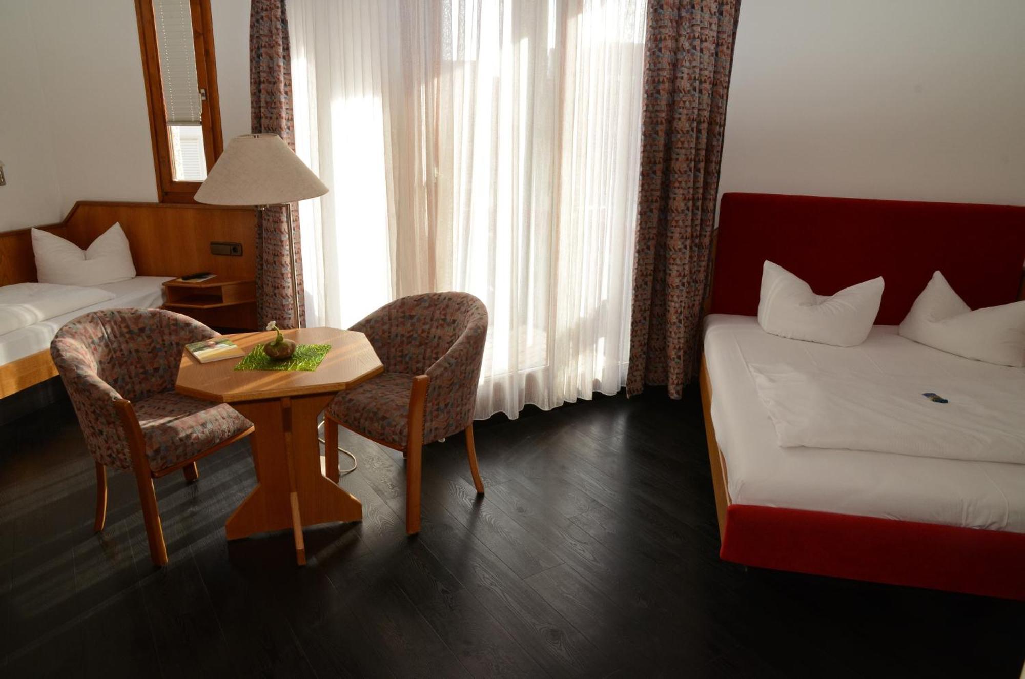 Ochsenhausen Hotel Mohren מראה חיצוני תמונה