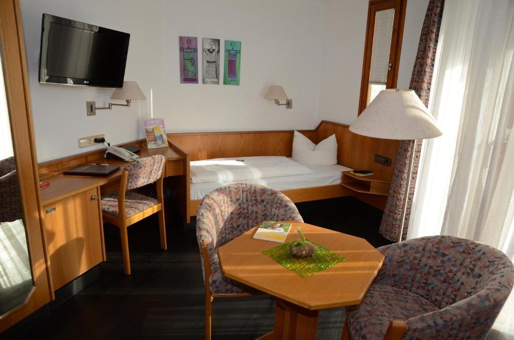 Ochsenhausen Hotel Mohren חדר תמונה